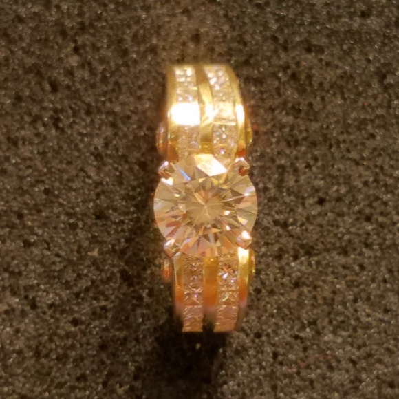 Meet your Posher, Terena - Picture 2 of 5